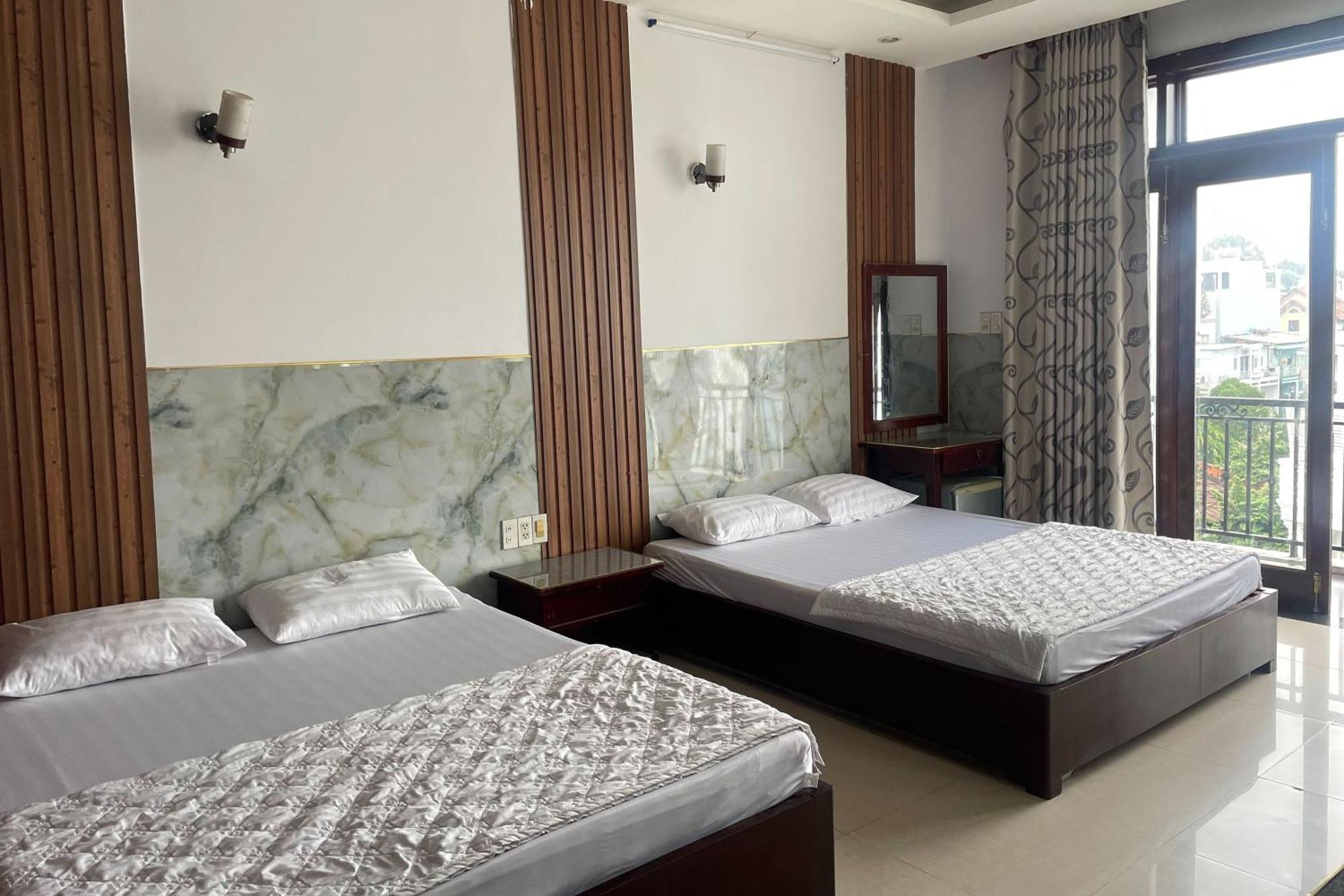 Hoa Sen Hotel Хошимин Екстериор снимка